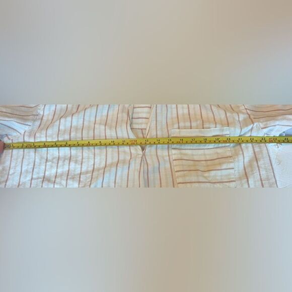 Every Cropped Blouse Sz M White Tan Stripes V-neck Cuffed Sleeves - Picture 3 of 6